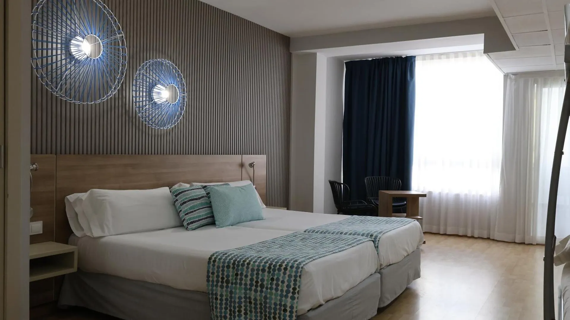 Port Eugeni Hotel Cambrils 4*,